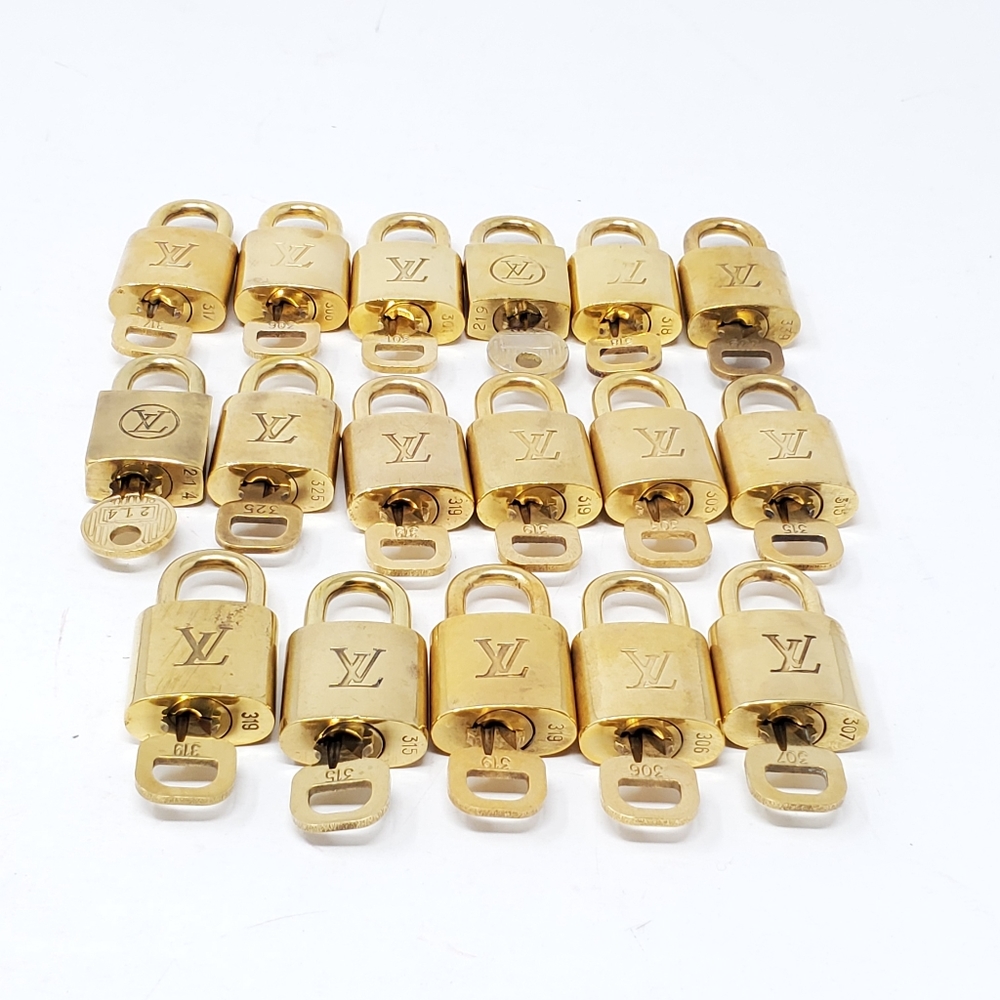 100% Authentic Louis Vuitton 1 Locks and 1 Key - Picture 6 of 13